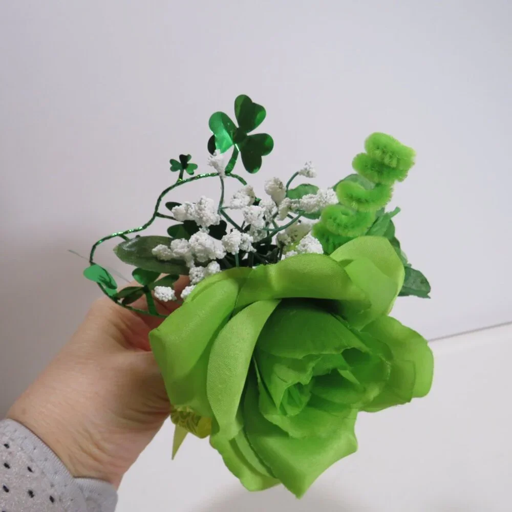 (1) Green Rose boutonniere with baby's breath faux flower